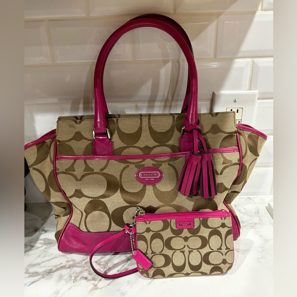 Coach legacy purse combo with matching wristlet